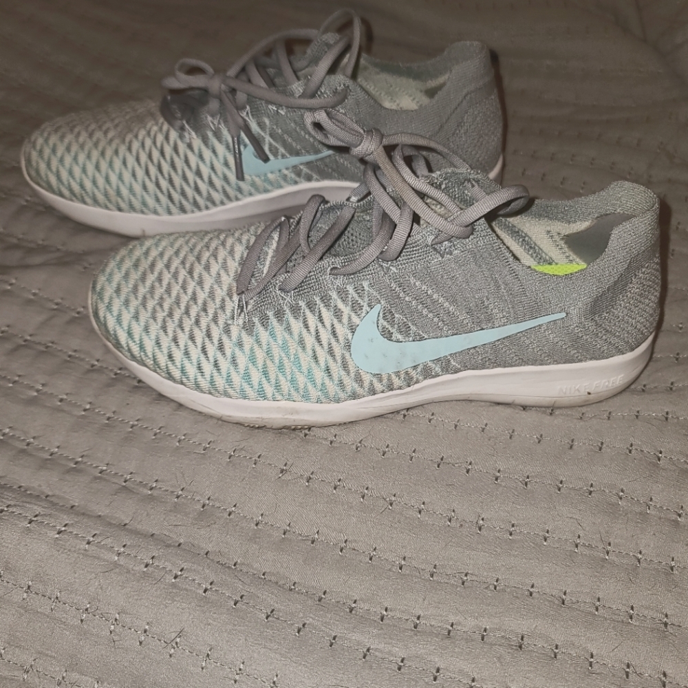 NIKE shoes
